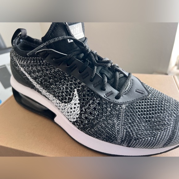 Nike Air Max Flyknit Racer Women’s Sz8 NIB comfort athletic gym running - Picture 2 of 8